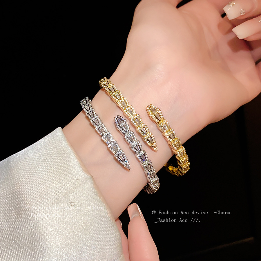 18K真金电镀锆石三角形蛇开口手镯简约冷淡风手环轻奢高级感手饰
