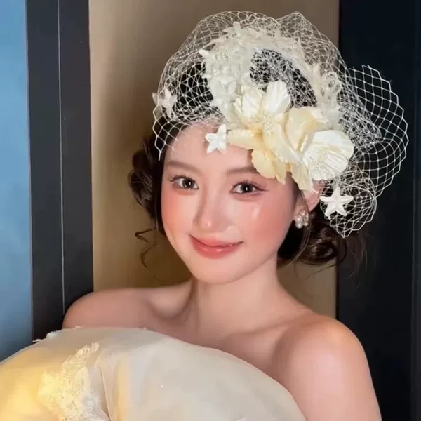 New Handmade Floral French-Style Bridal Headpiece with Hollow Mesh Flower Hat, Vintage Wedding Dress and Makeup Sample Hat Hair Accessory