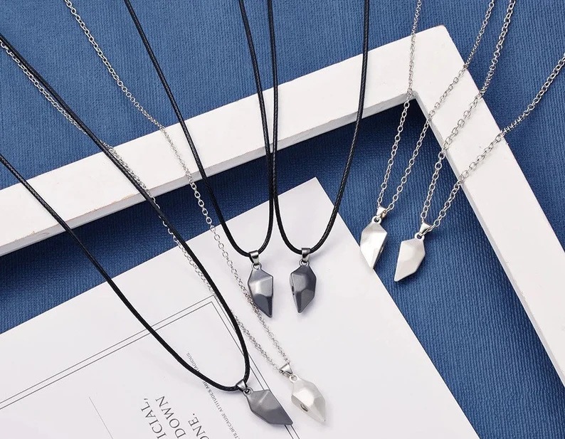 Couple Gender Plating Design Fashion Heart Shape Alloy Plating Couple Pendant Necklace 2 Pieces
