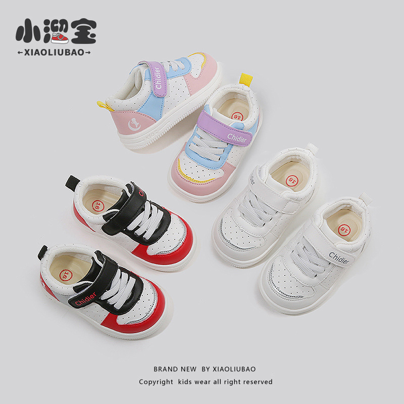 Bebé niño zapatos niños zapatillas de deporte de fondo suave niñas todo partido color sólido velcro zapatos blancos entrega de una sola pieza