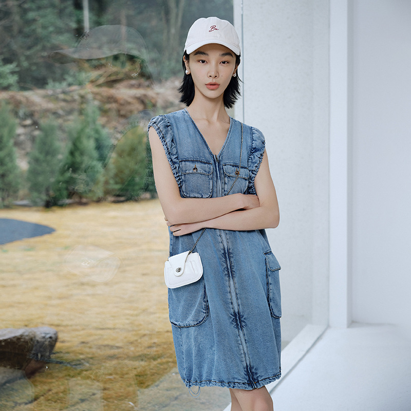 Denim Dress for Women, Size 26, New Summer Style, Mid-Length Dress with a Stylish Design, Ruffled Sleeves, Made of Lyocell, Comfortable and Versatile Denim Dress for Women, Size 26, New Summer Style, Mid-Length Dress with a Stylish Design, Ruffled Sleeves, Made of Lyocell, Comfortable and Versatile