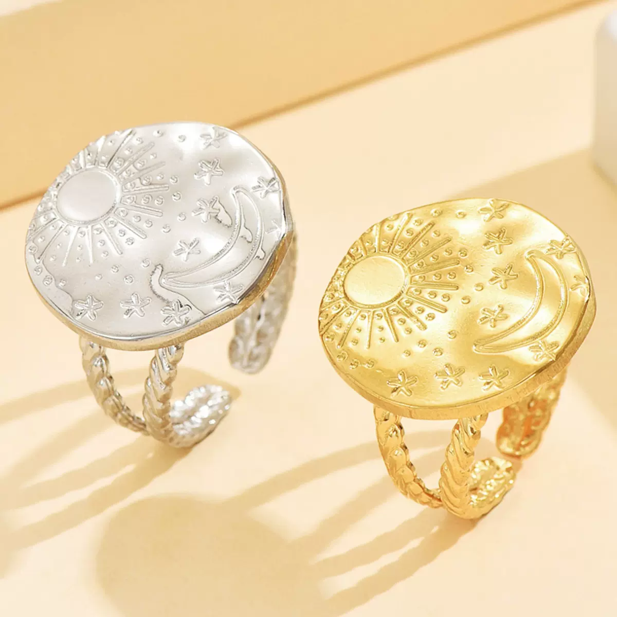 跨境复古宫廷风星月戒指不锈钢油压星星月亮开口指环真空镀18K金