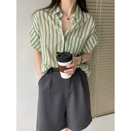 女式衬衫;休闲裤;毛衣