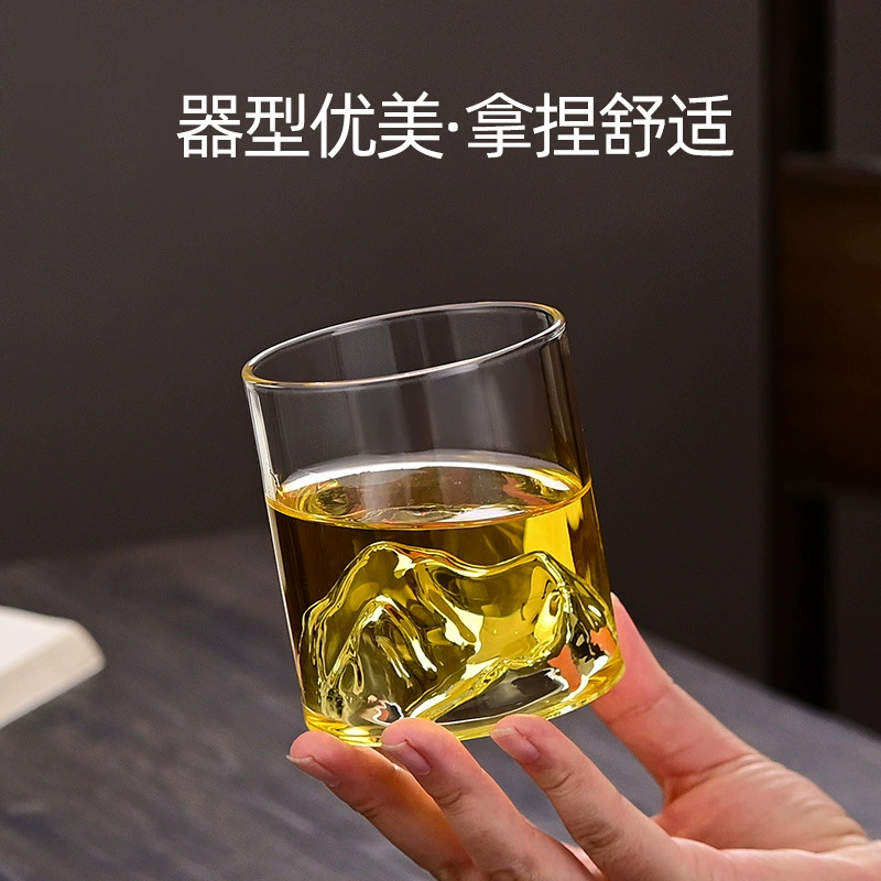 Glass creative wineglass for whiskey