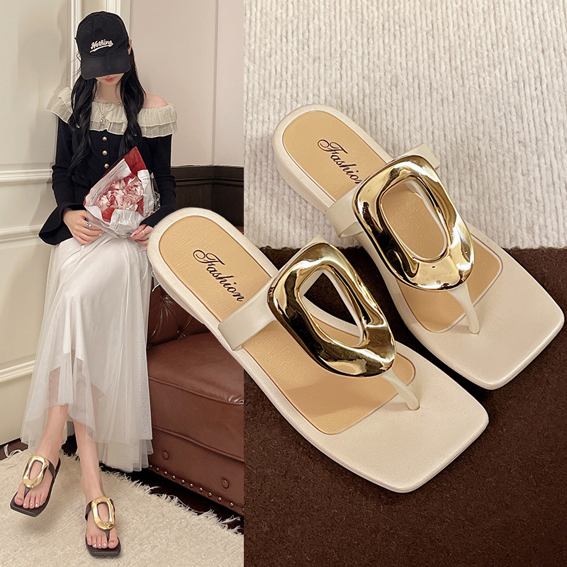 2025 New Square Toe Open Toe Herringbone Sandals for Outerwear Easiest for Match Flip-Toe Casual Flat Bottom Metal Buckle Niche Summer Breathable
