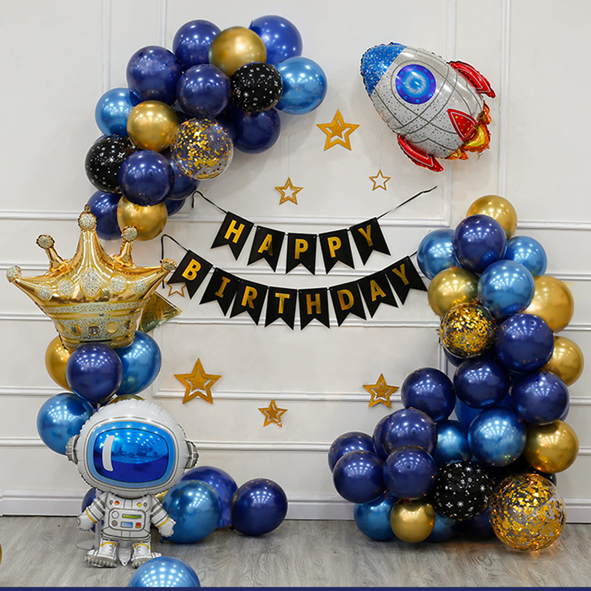 Espacio tema globo niños cumpleaños escena diseño fondo pared decoración astronauta cohete globo traje