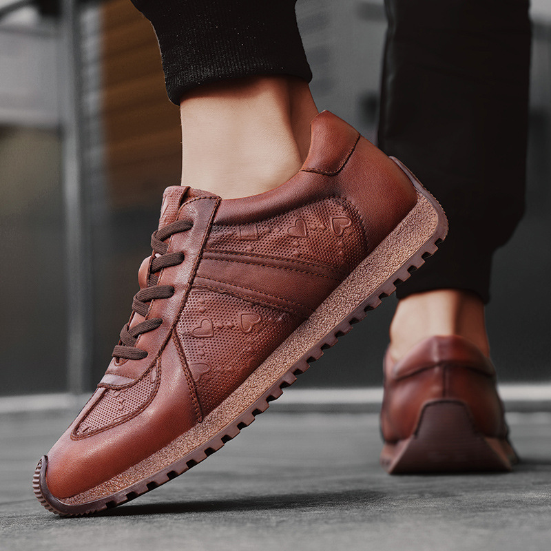 Zapatos de entrenamiento alemanes, zapatos de suela gruesa de verano de moda, superficie de cuero, impermeable, antideslizante, resistente al desgaste, tendencia de alta gama, zapatos Forrest Gump coreanos