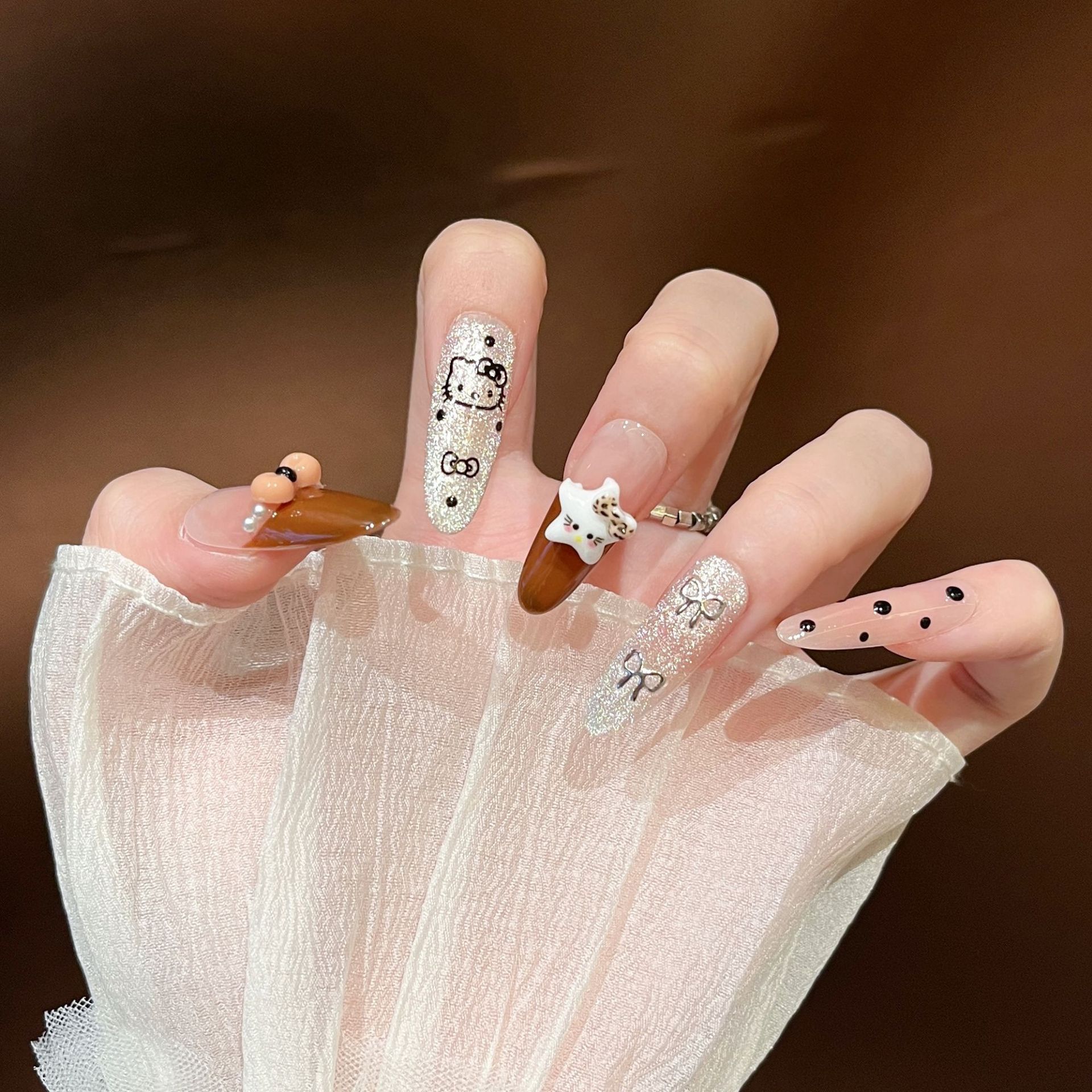 Uña hecha a mano KT gato lindo dibujos animados de uñas mediano y largo desgaste de uñas falsas desgaste de uñas al por mayor
