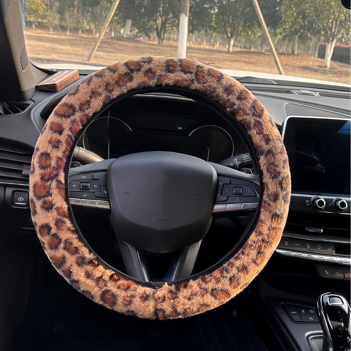 跨境一件代发汽车方向盘套豹纹加厚冬季可爱防滑保暖豹纹兔毛把套