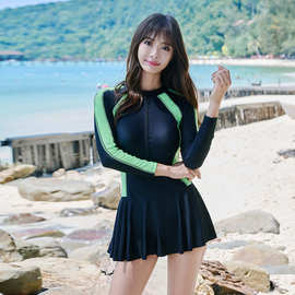 韩版裙式泳衣女连体保守运动风遮肉显瘦2025平角温泉度假泳装