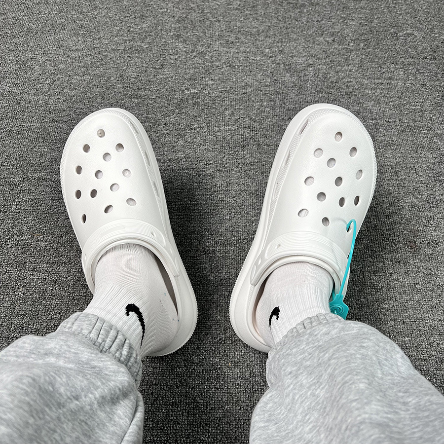 퍼프 클라우드 커플 슬리퍼 홀 신발 여성의 여름 새로운 두꺼운 단독 신발 안티 슬립 캐주얼 비치 샌들