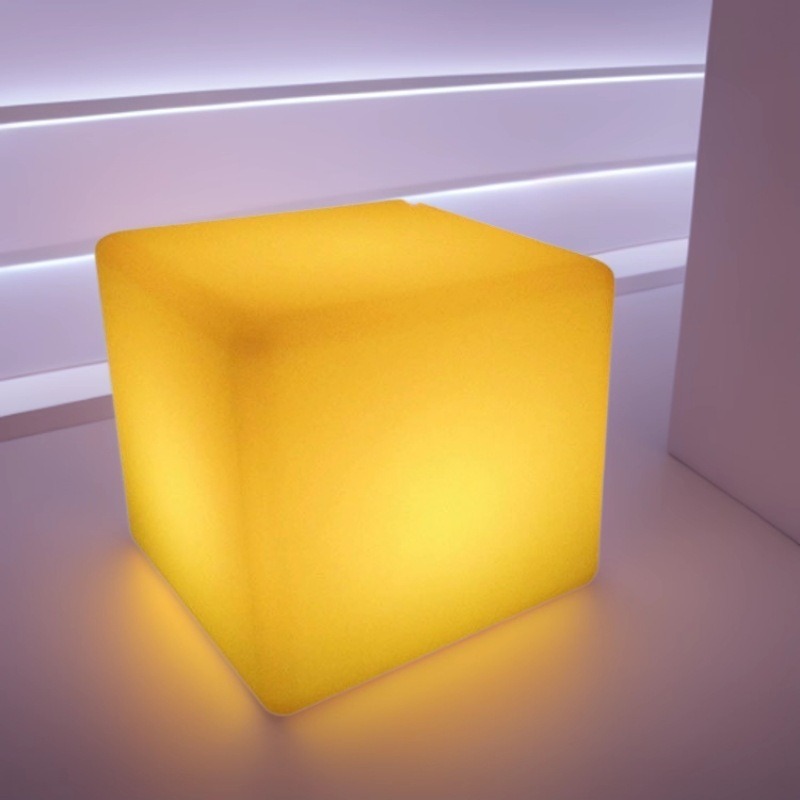 Explosión LED iluminante cubo cuadrado taburete bar mesa luz de atmósfera RGB rotomolding inteligente iluminante lámpara decorativa