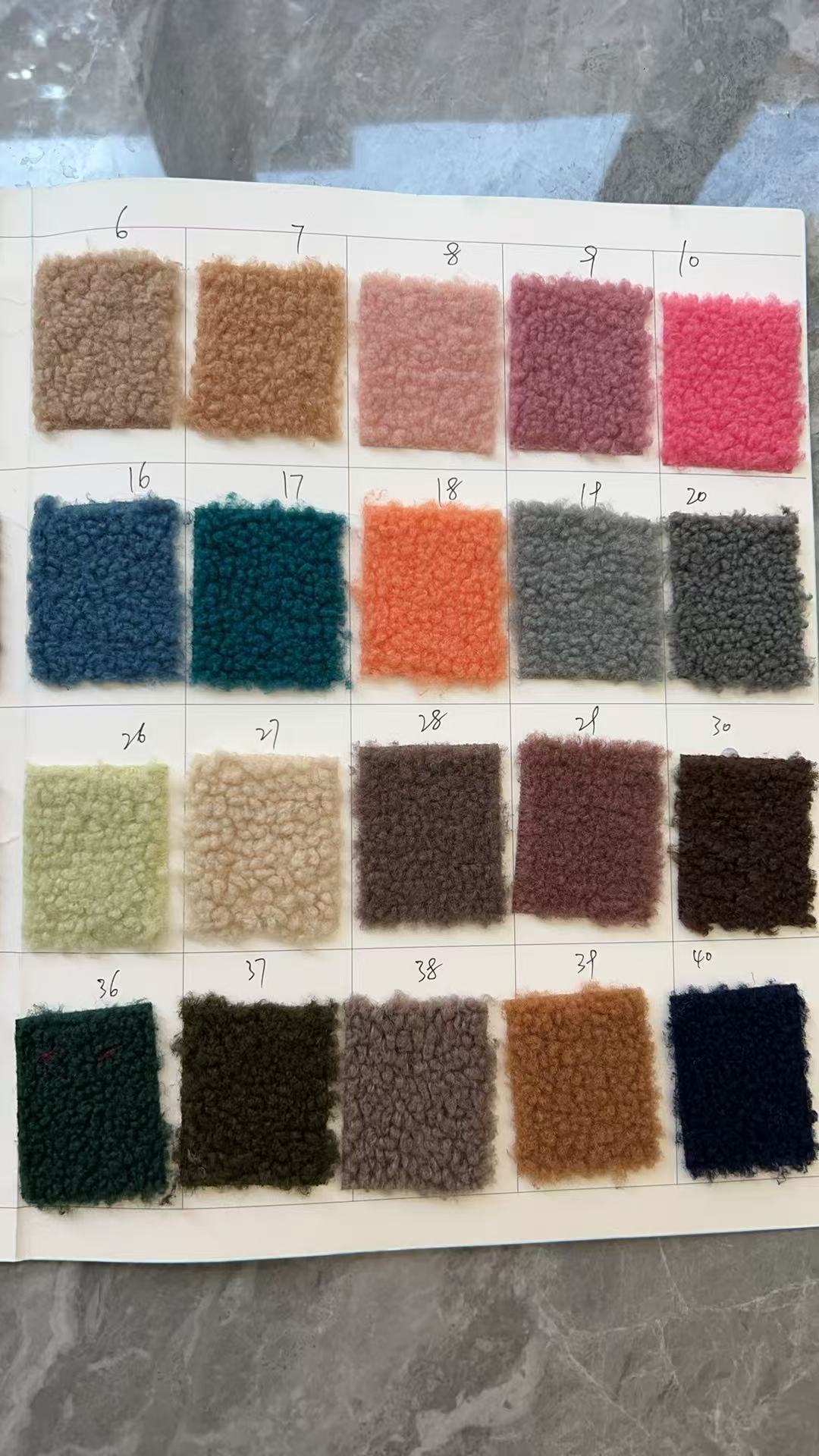 Tejido de cachemira granular de cordero ropa de mujer juguetes esterillas ropa textil al por mayor muñecas en stock