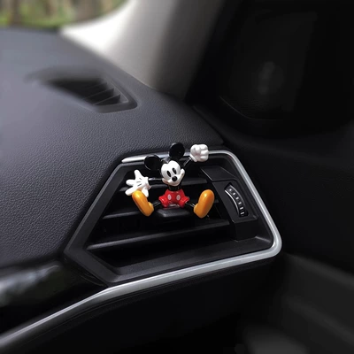 Car ornaments: Display, Desktop Car Decorations