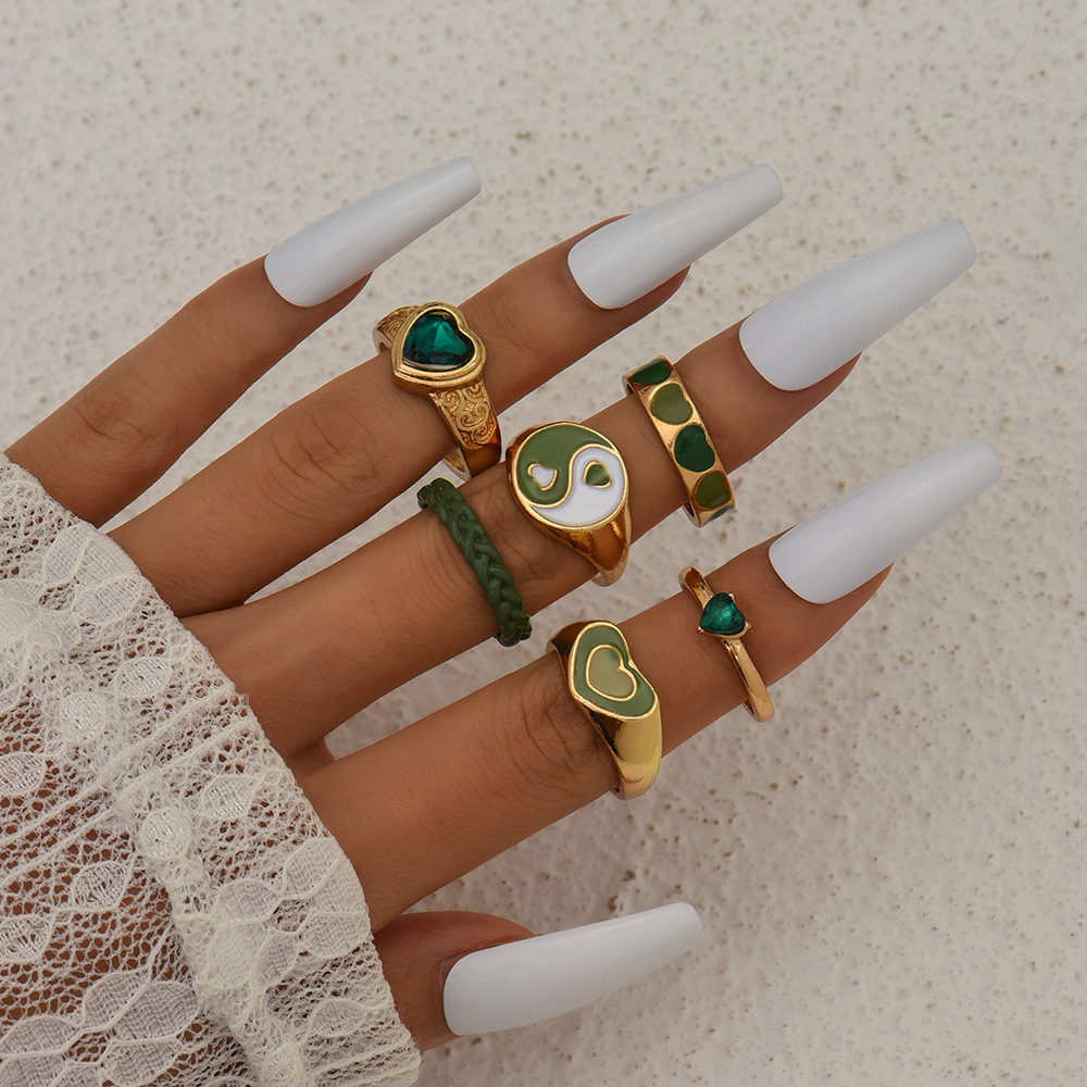 独立站热销镶嵌水钻桃心戒指恶魔之眼甜美太极爱心滴油戒指套装