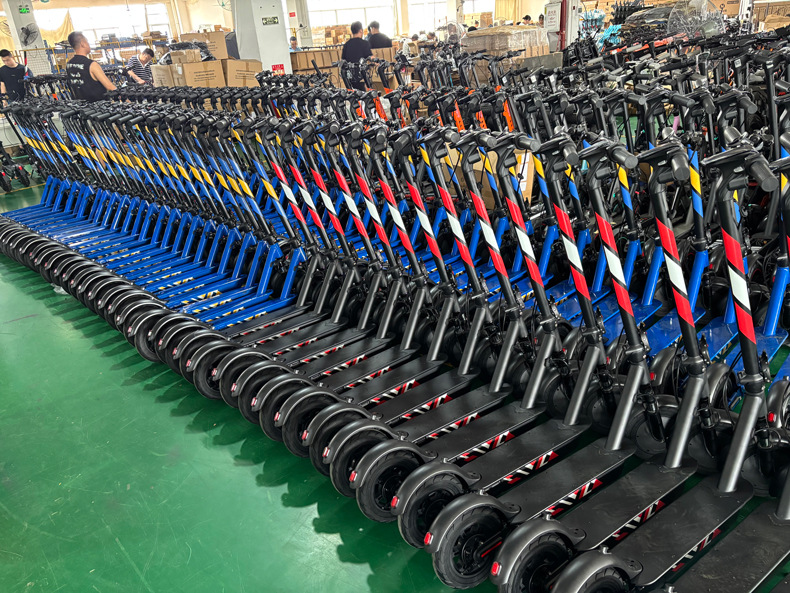 Overseas warehouse delivery of lightweight foldable electric scooters, cross-border electric scooters with honeycomb solid tires