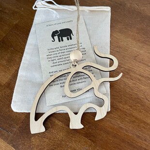 Cross Border New Elephant Wooden Decoration Gift Animal Pendant Love and Loyalty Story Sisterhood A23