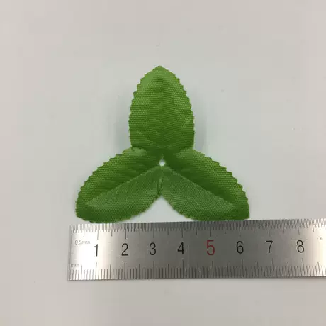 6.5cm green triangle leaf