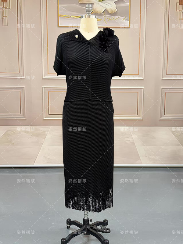 气质女装高级感度假风连衣裙三宅一生褶皱时尚大码两件套百褶长裙|undefined