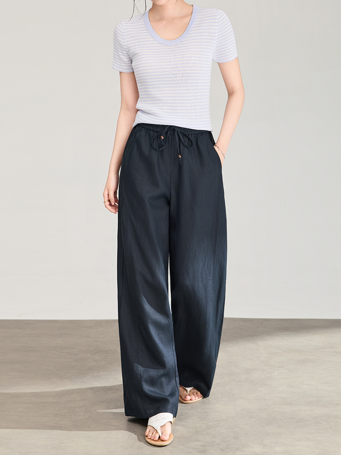 Quần culottes nữ ống rộng chất liệu linen phối lụa, cạp chun rút dây, dáng suông mềm mại — màu xanh táo