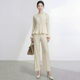 连衣裙;女式T恤;时尚休闲套装