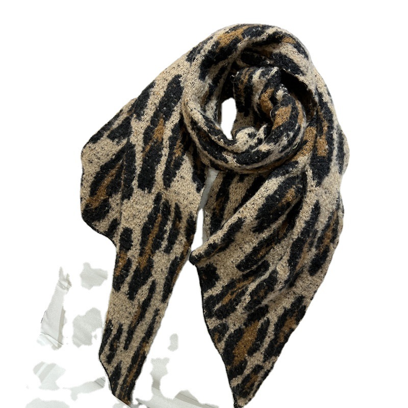 Bufanda cálida versátil con estampado de cachemira de imitación gruesa y nueva versión coreana de otoño e invierno para mujer de leopardo_voghion.com