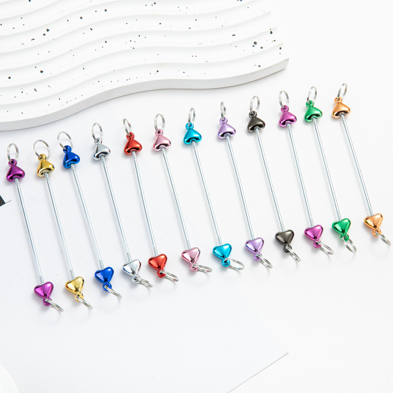 Creativo colgante de accesorios de llavero de amor con cuentas de bricolaje nuevo poste de plástico con cuentas accesorios de llavero con cuentas