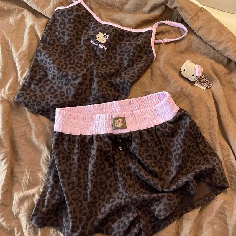Pure Desire Style Hello Kitty Leopard Print Sling Cool Sleepwear for Women, Casual Loose Short Comfortable High-End Homewear Set