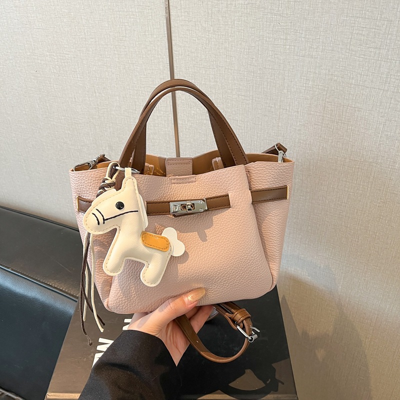 Simple and Unique Solid Color Design, Large Capacity Bucket Bag, High-End New Style, Sweet and Stylish Handbag, Trendy Mother-Daughter Bag