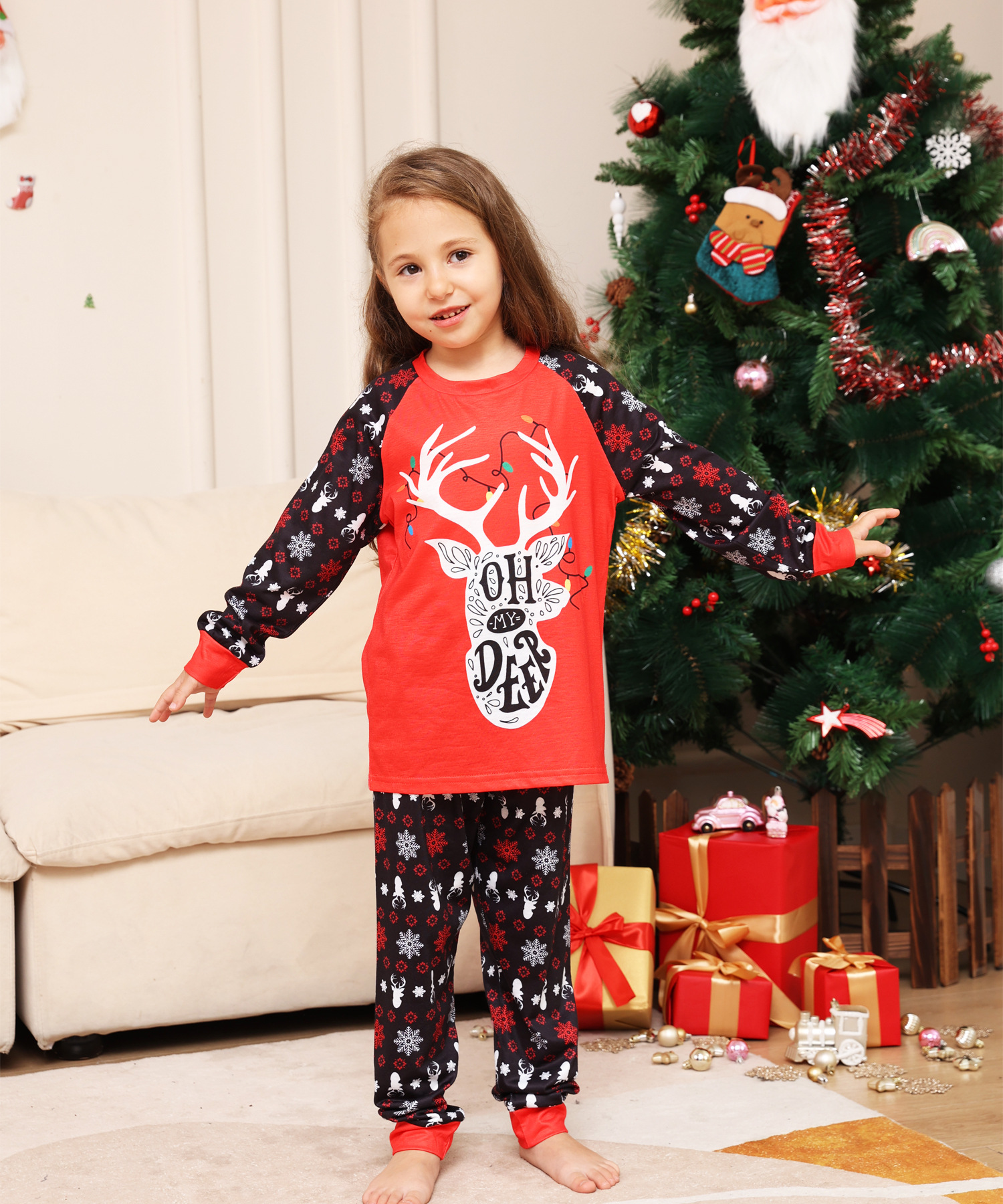 Kerst pyjama set voor het hele gezin met rendier kerstprint_voghion.com