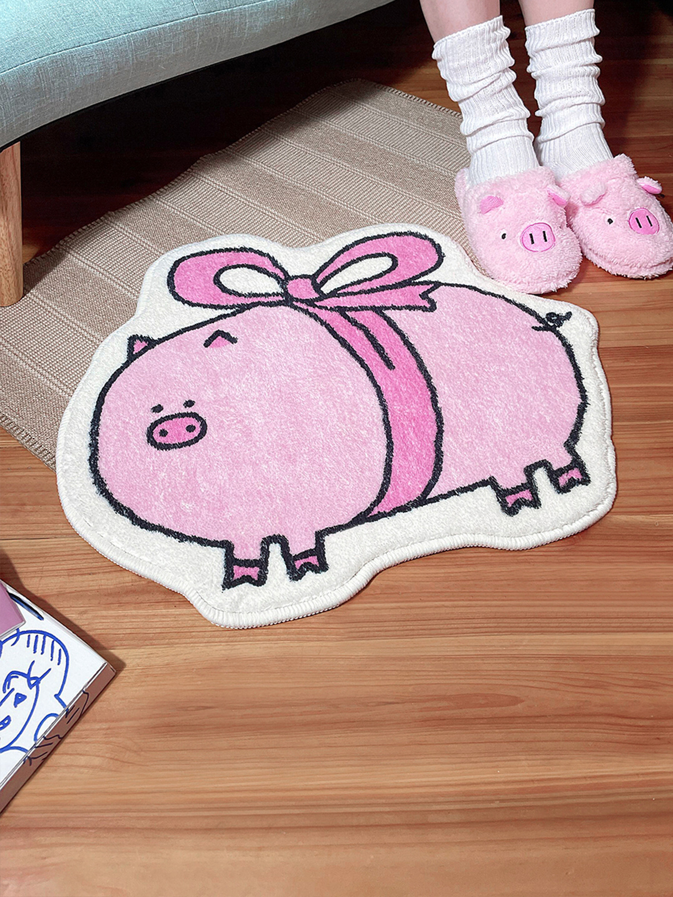 1340 1785 异形蝴蝶结猪-3