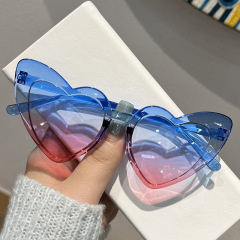 新しいハート型のグラデーションカラーのクロスボーダー子供用サングラス卸売男の子と女の子のトレンディなファッションサングラス