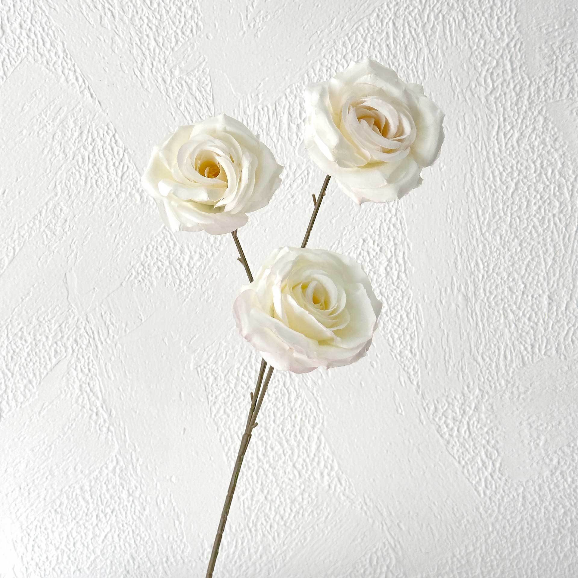 Flores falsas blancas Flores artificiales Flores para bodas Auditorio de bodas Decoración del hotel Techo artificial Flores artificiales Flores falsas