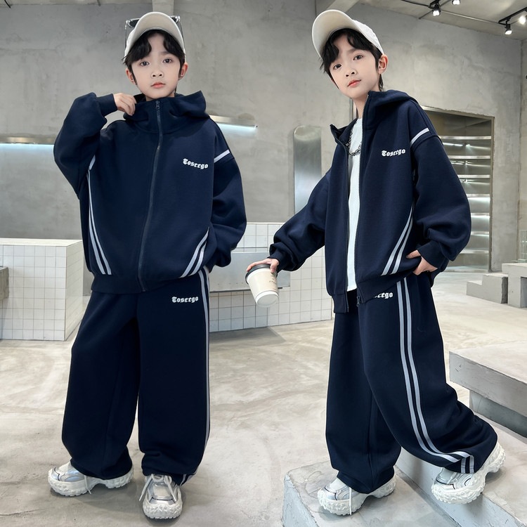 Boys' Autumn Outfit Set Cool and Stylish 2026 New Children's Autumn Sports Clothing Set for Older Kids and Teenagers Spring and Autumn Outfit Set