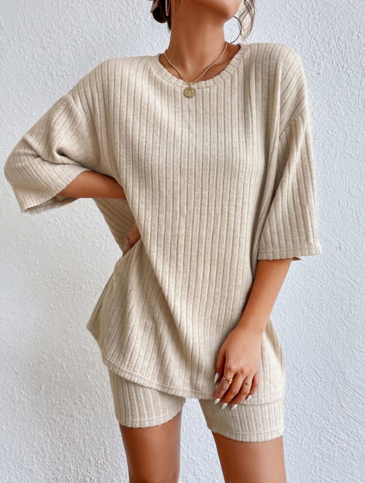 Women's Casual Solid Colour Shorts Set Round Neck Spring Outfit_voghion.com