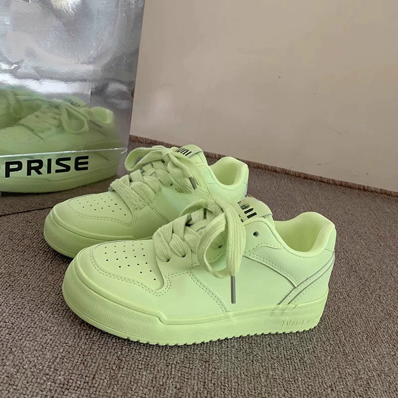 2024 новый летний кампус ветер обувь на толстом подошве женская дикая чик нишевые оригинальные повседневные хлеб маленькая белая обувь женщина