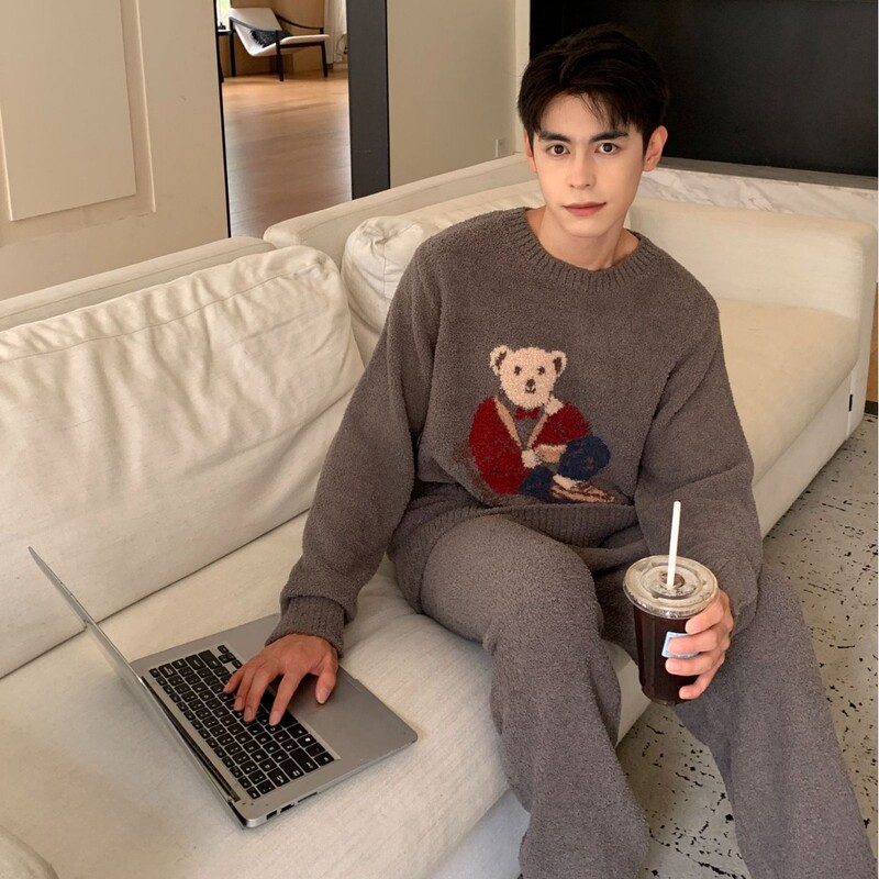 2024 Korean Style Fall/Winter New Round Neck Coffee Bear Loose Casual Warm Home Clothes Knitted Pajamas for suit Men 2024 Korean Style Fall/Winter New Round Neck Coffee Bear Loose Casual Warm Home Clothes Knitted Pajamas for suit Men