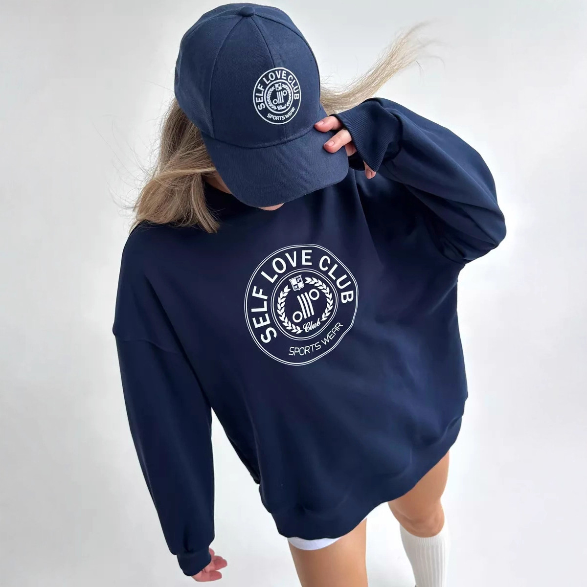 Autumn and Winter European and American Style Casual and Western Style Design Loose Elegant Thickeneded Round Neck Sweatshirt Oversize Top for Women