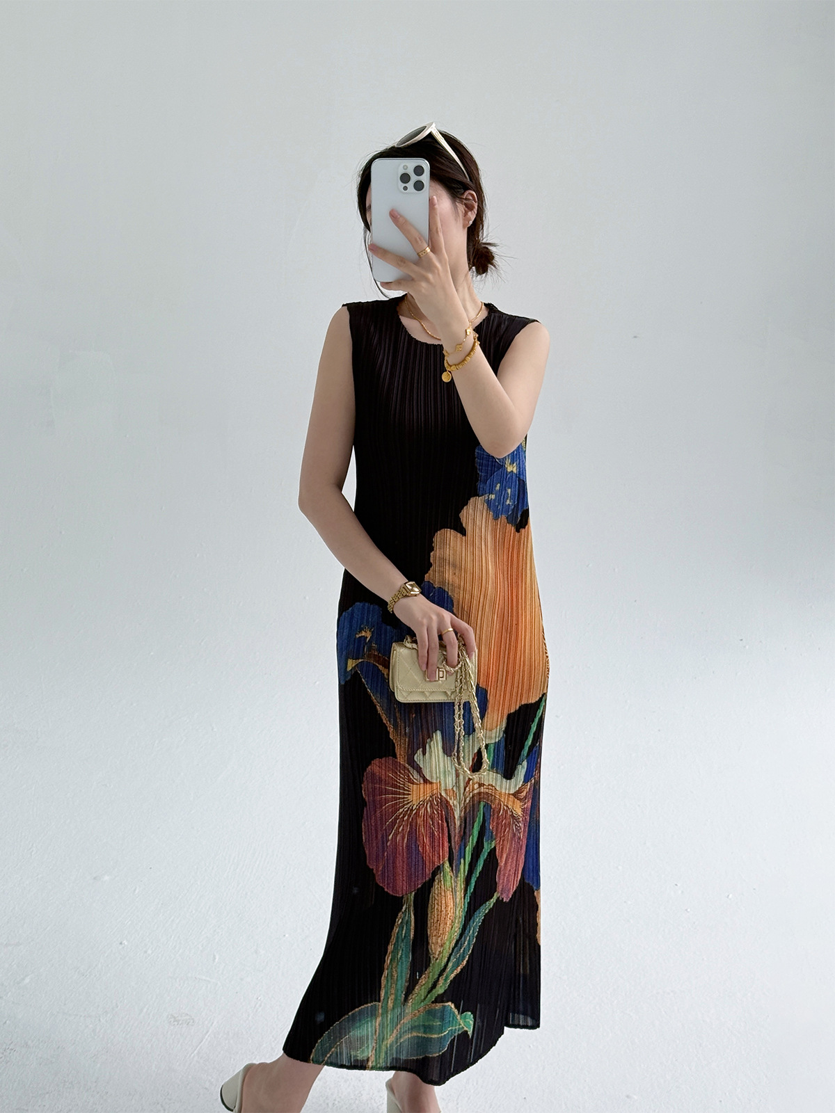 Đầm maxi nữ thắt eo kiểu mới phong cách Trung Hoa hiện đại, họa tiết in hoa cổ điển, chất liệu nhăn nhẹ mùa hè — màu đen