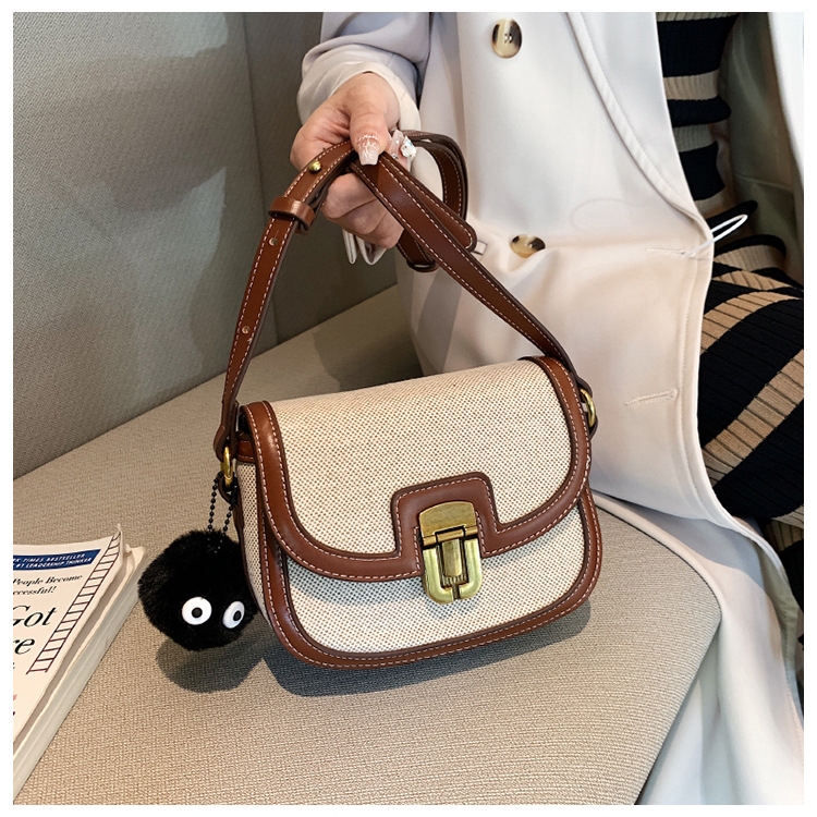 Ženska nova korejska izdaja 2024, majhna kontrastna platnena torba za sedlo, modna in trendovska torba čez telo_voghion.com