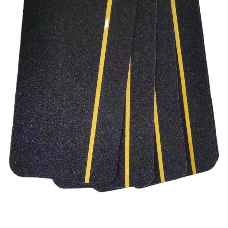 Fábrica de material de base de PET precortado plano transfronterizo paso de escalera antideslizante tira reflectante luminosa negra cinta antideslizante