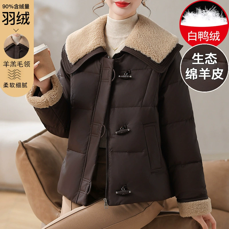 Мама зимняя кожаная куртка пуховик короткий ягненок шерстяной воротник 2024 новый средний и пожилой женский толстый хлопчатобумажный куртка