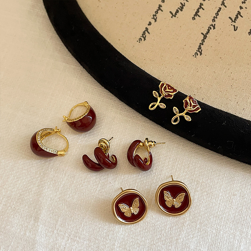 Retro red small design fashionable elegant earrings