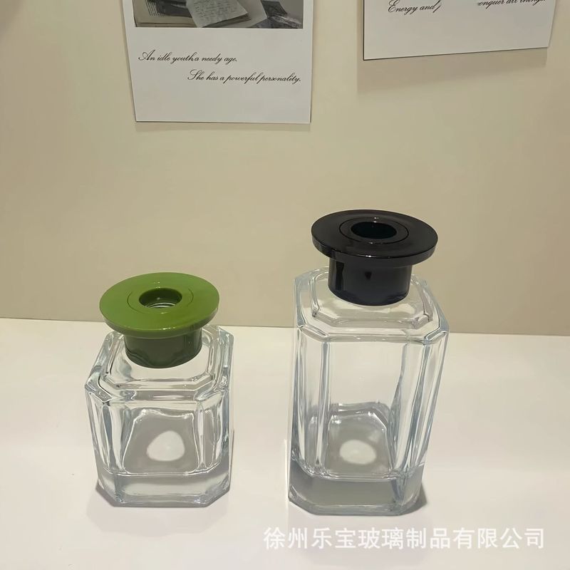 透明なガラスのアロマセラピーボトル空ボトル密封されたアロマセラピーボトルメーカー既製パッケージのカスタマイズ|undefined