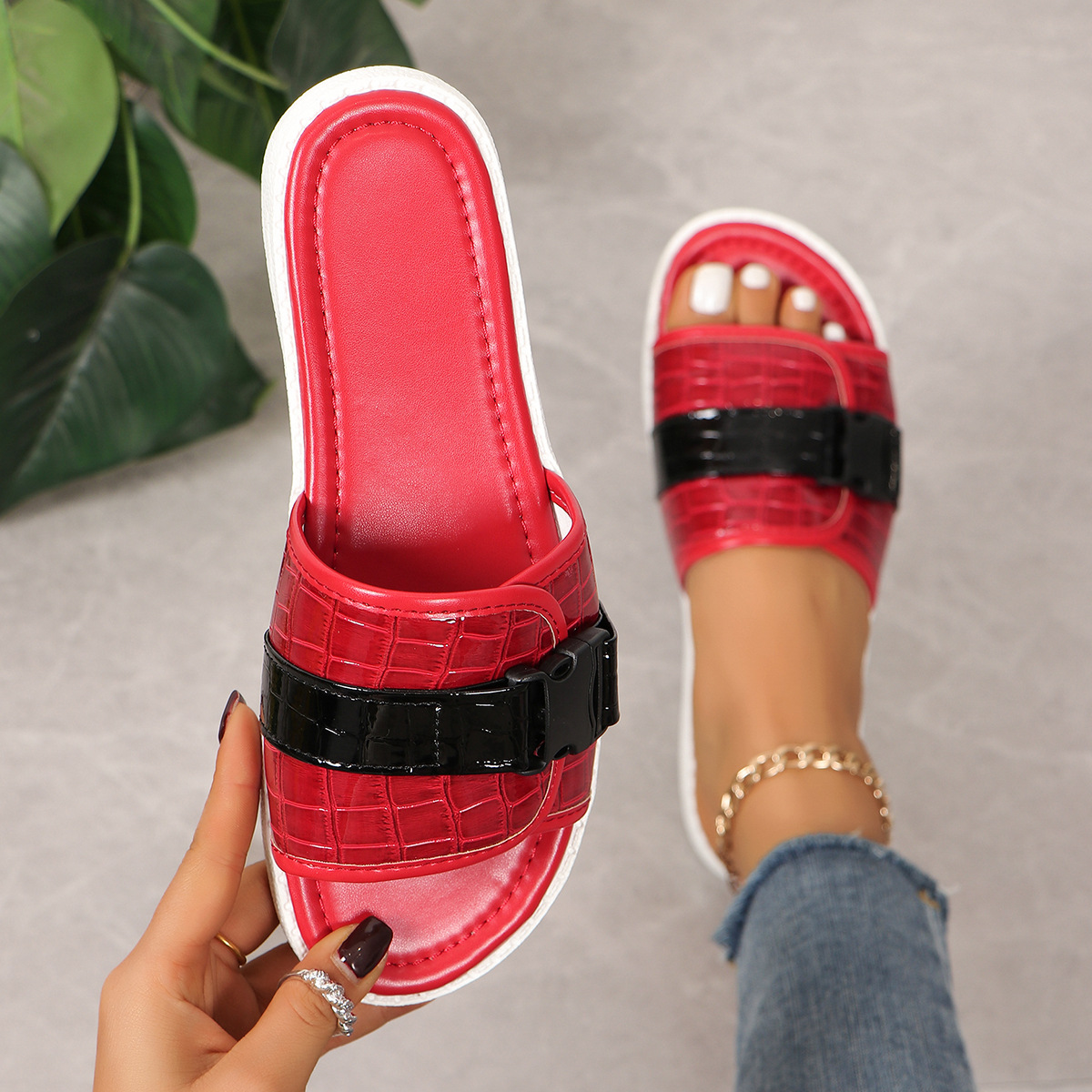 Women's Casual Vacation Solid Color Round Toe Slides Slippers display picture 5