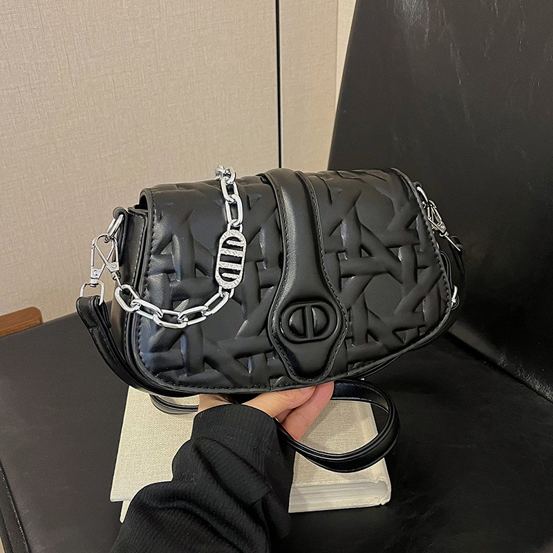 Bolso de cadena de nicho de sentido de alta gama transfronterizo para mujer 2025 nuevo bolso de todo fósforo de moda bolso de mensajero de un solo hombro de estilo occidental