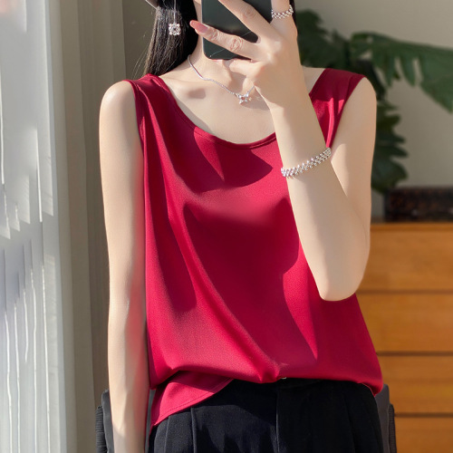 Silk camisole top for women, underpinned with a suit, featuring an acetate loose satin surface, summer mulberry silk base layer shirt, black.