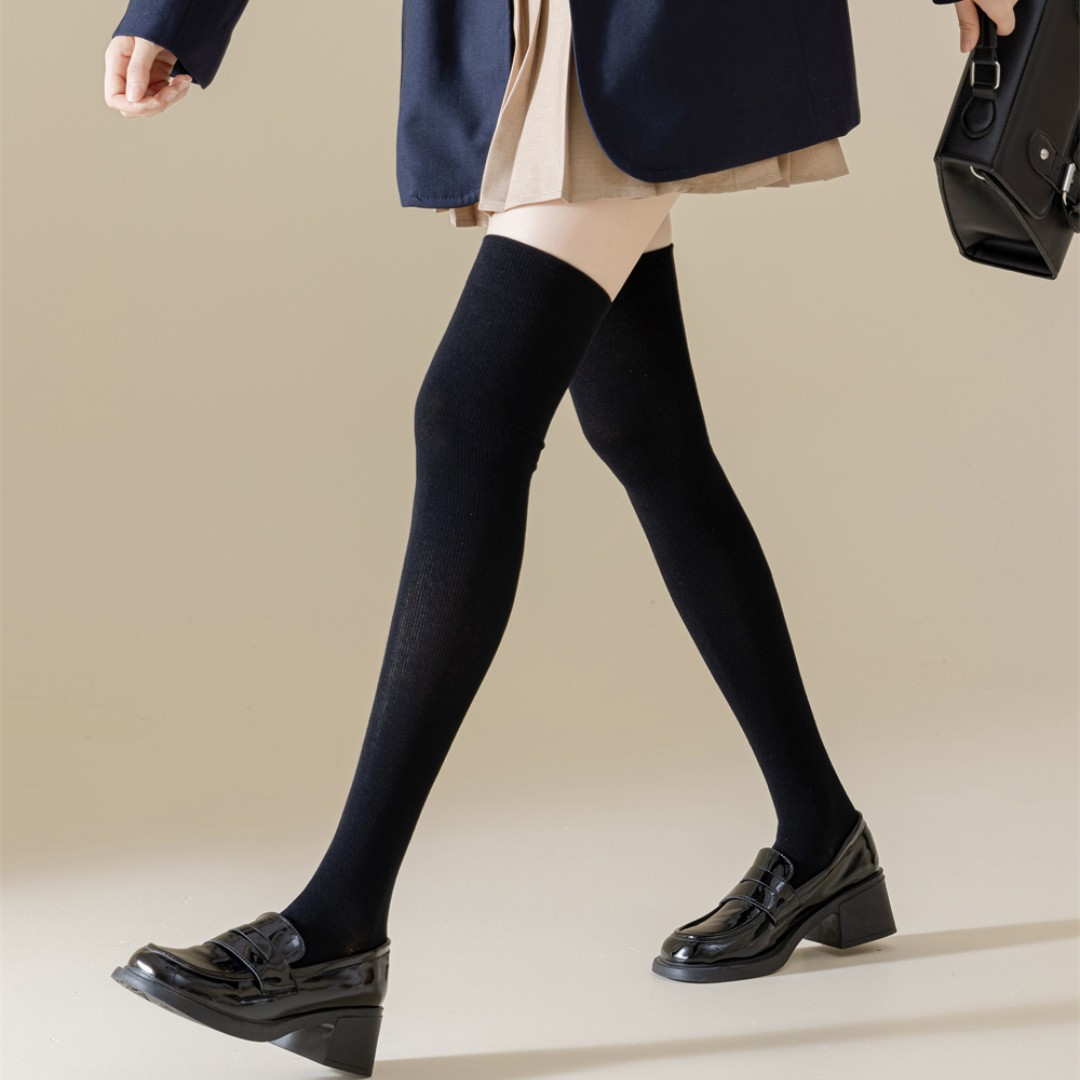 Otoño e invierno sin hueso anti-pilling calcetines de rodilla presión que forma la pierna delgada basada en una máquina calcetines de rodilla de mujer