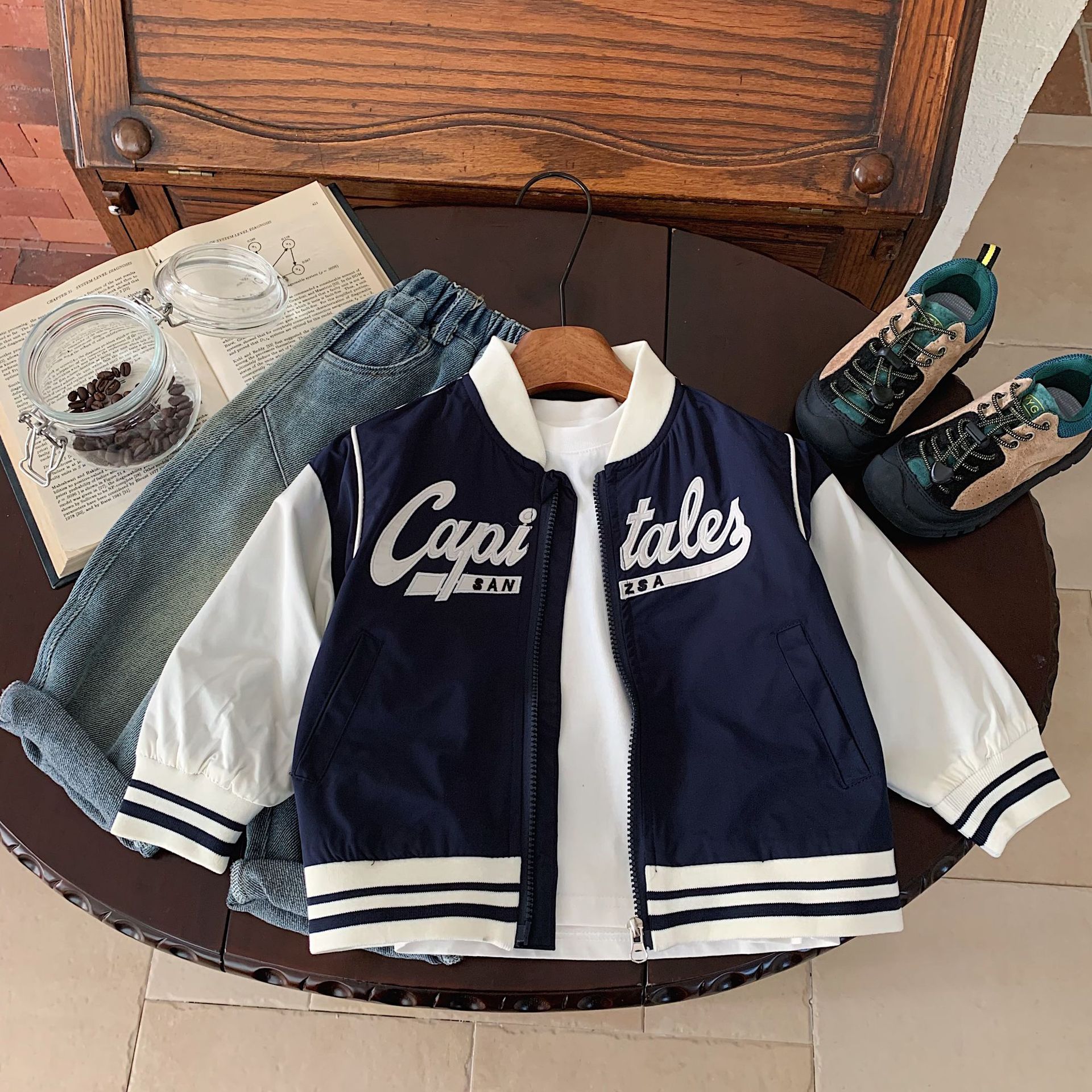 Manteau d'automne pour garçons 2024 nouvel article pour garçons et filles, version coréenne d'un ensemble de combinaison de baseball élégant pour enfants_voghion.com