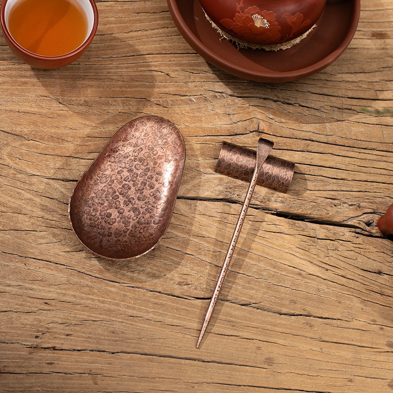수제 망치질 붉은 구리 차를 티스푼에 넣고 티스푼, 티스푼, 차, 구리 찻잎, 삽, 다도, 6 명의 신사로 나눕니다.